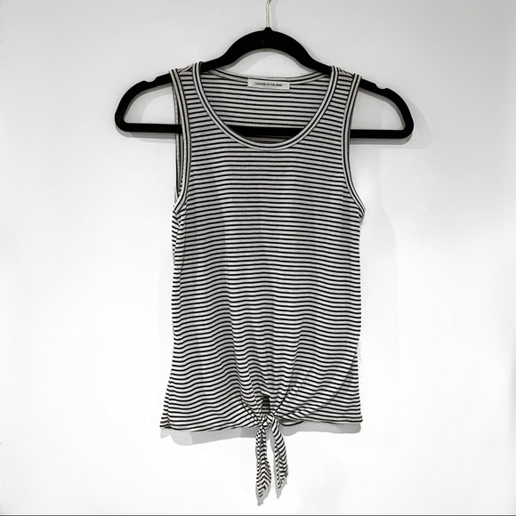 Tie Front Sleeveless Top - Picture 2 of 5